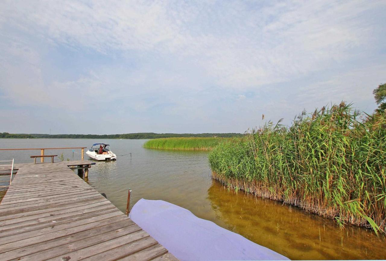 Ferienwohnungen Direkt Am Woblitzsee See 9780 Below Dış mekan fotoğraf